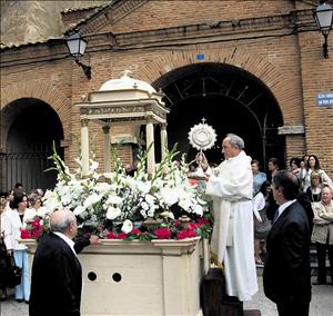 Carro triunfante en la procesi�n del d�a del Se�or